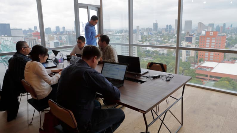 Crecen los empleos formales en México y alcanzan los 22.6 millones en 2025