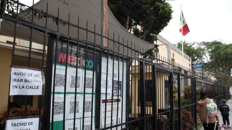Encargada de Embajada de México abandona Perú tras ruptura de relaciones diplomáticas