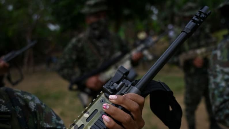 Disidencias de las FARC secuestran a dos soldados colombianos