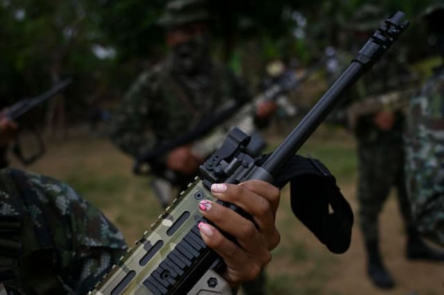 Disidencias de las FARC secuestran a dos soldados colombianos