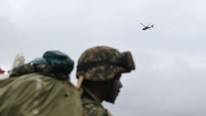 Habitantes liberan a dos soldados y los entregan a la Defensoría del Pueblo de Colombia