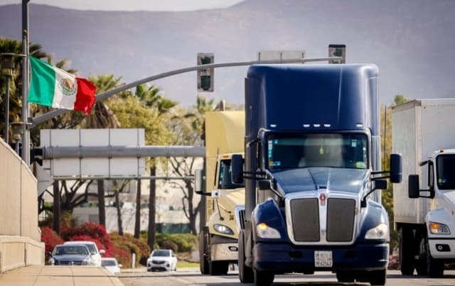 Detienen a 34 camioneros inmigrantes ilegales en Oklahoma, Estados Unidos