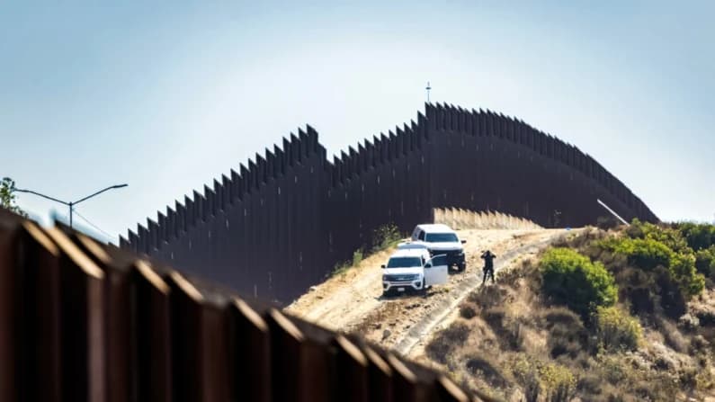 Autoridades de EE. UU. reportan mínimo histórico en encuentros fronterizos de octubre