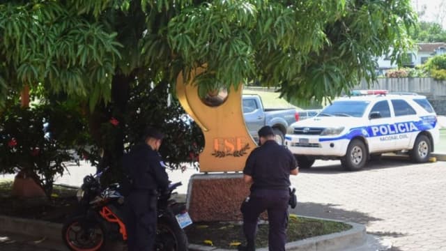 Hermano del presidente Bukele busca dirigir la federación de fútbol salvadoreña