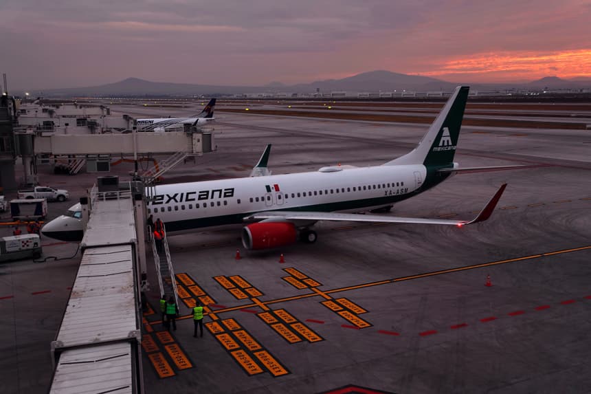 Fotografía de archivo del 26 de diciembre de 2023 que muestra aviones estacionados en el Aeropuerto Internacional Felipe Ángeles (AIFA) de Zumpango. (EFE/ Sáshenka Gutiérrez /ARCHIVO)