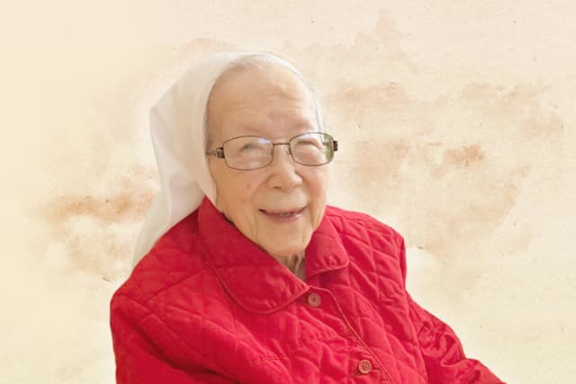 La hermana Pacis Bao encarna muchas de las características de una persona de edad avanzada, manteniendo sus días ocupados con la oración, el arte y las relaciones sociales en el convento donde vive. (Amy Denney/The Epoch Times)