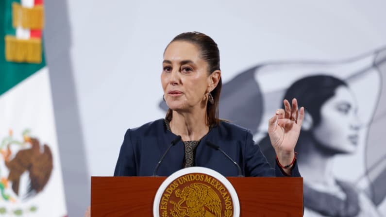 México reubicará a familias afectadas por lluvias en áreas consideradas peligrosas