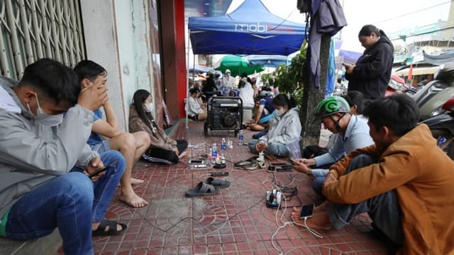 Tifón Kalmaegi se debilita tras causar 188 muertes en Filipinas