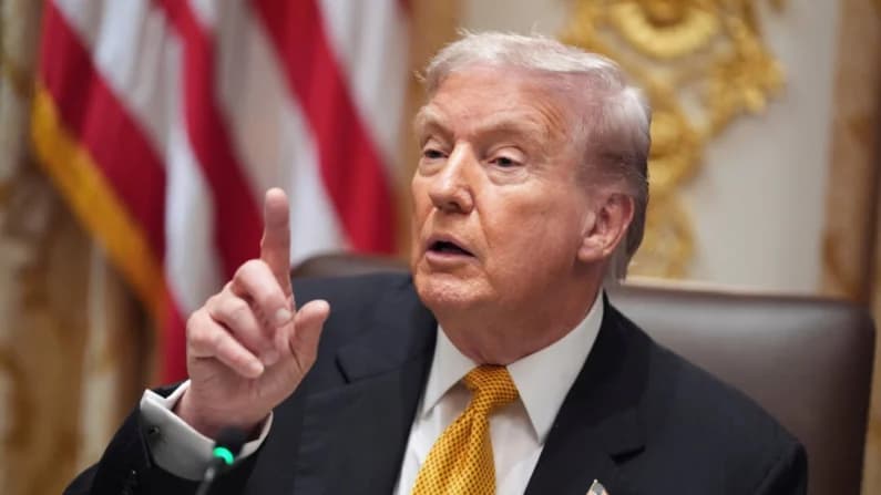 Trump promete cheque arancelario de USD 2000 para contribuyentes de bajos y medianos ingresos en 2026