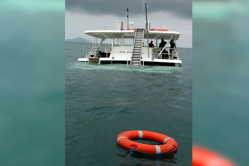 Naufragio en Panamá: niña colombiana muere y 20 migrantes son rescatados