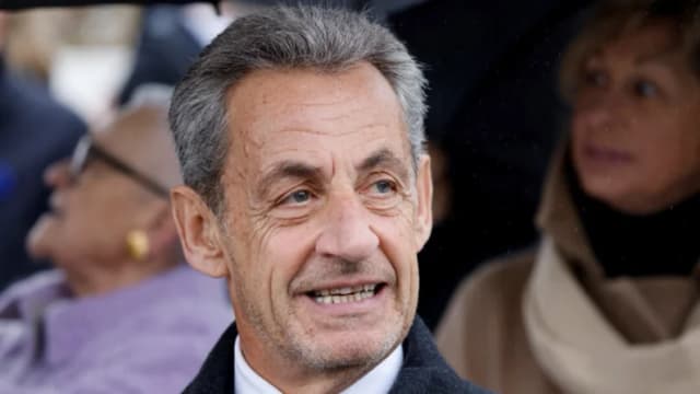 Expresidente francés Sarkozy sale de prisión en espera de la apelación