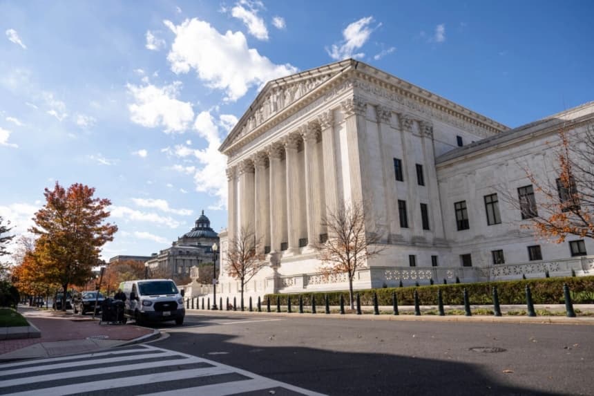 La Corte Suprema de Estados Unidos en Washington, 10 de noviembre de 2025. (Madalina Kilroy/The Epoch Times)