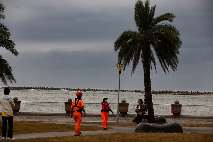 Taiwán en máxima alerta: Evacúan a más de 3000 personas por la llegada del tifón Fung-wong