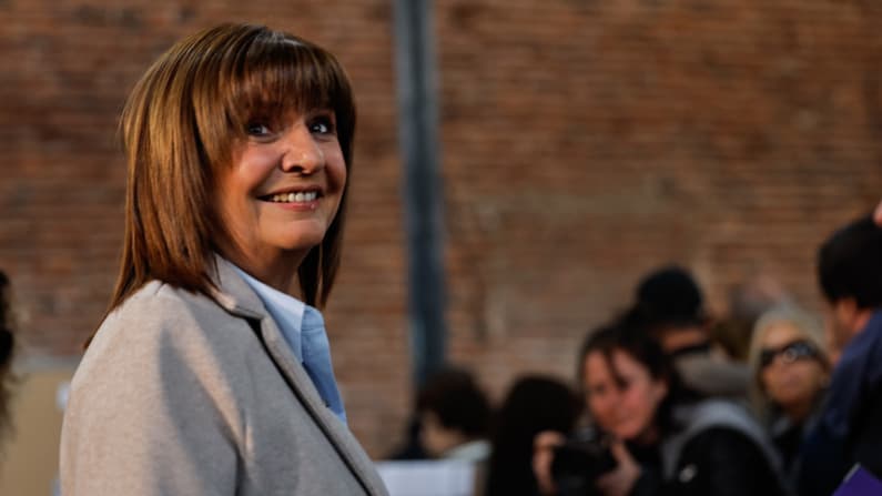 Presidente argentino pasa el control de política migratoria al Ministerio de Seguridad