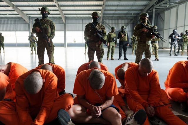 La cárcel de Noboa que busca replicar en Ecuador el modelo Bukele recibe primeros presos