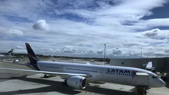 Un avión de Aerolíneas LATAM (DANIEL SLIM/AFP via Getty Images)