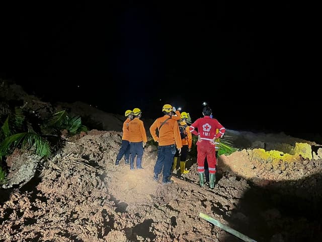 Tragedia en Indonesia: Un alud arrasa viviendas dejando 2 muertos y 21 desaparecidos