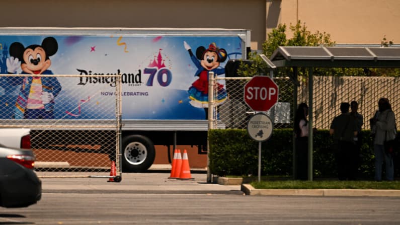 Disney elimina terminología DEI de su informe anual por primera vez en cinco años
