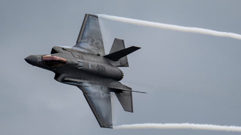 Trump afirma que EE. UU. venderá cazas furtivos F-35 a Arabia Saudí