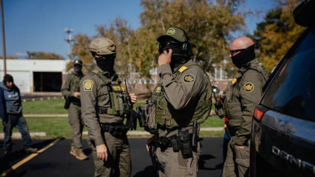 Gobierno federal demanda a California por prohibir que agentes del orden usen cubrebocas