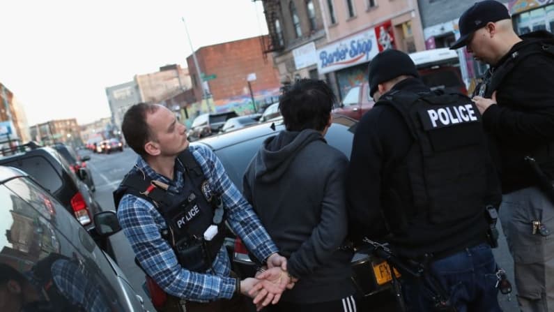 Juez desestima demanda del DOJ y confirma ley de NY que limita detenciones del ICE