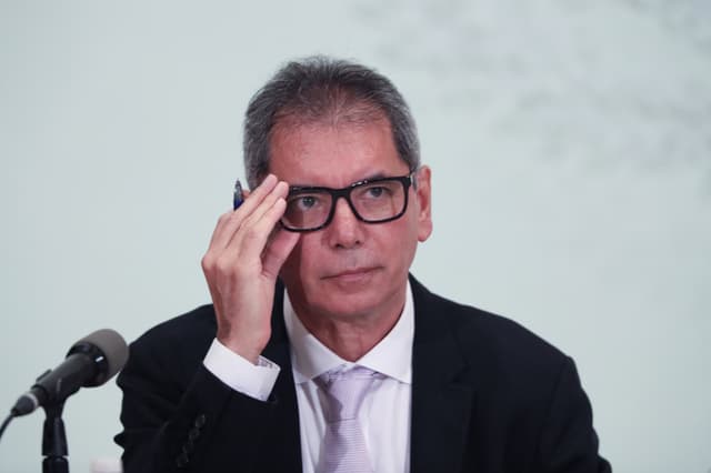 México congela cuentas de 10 individuos y 9 firmas señaladas por narcotráfico