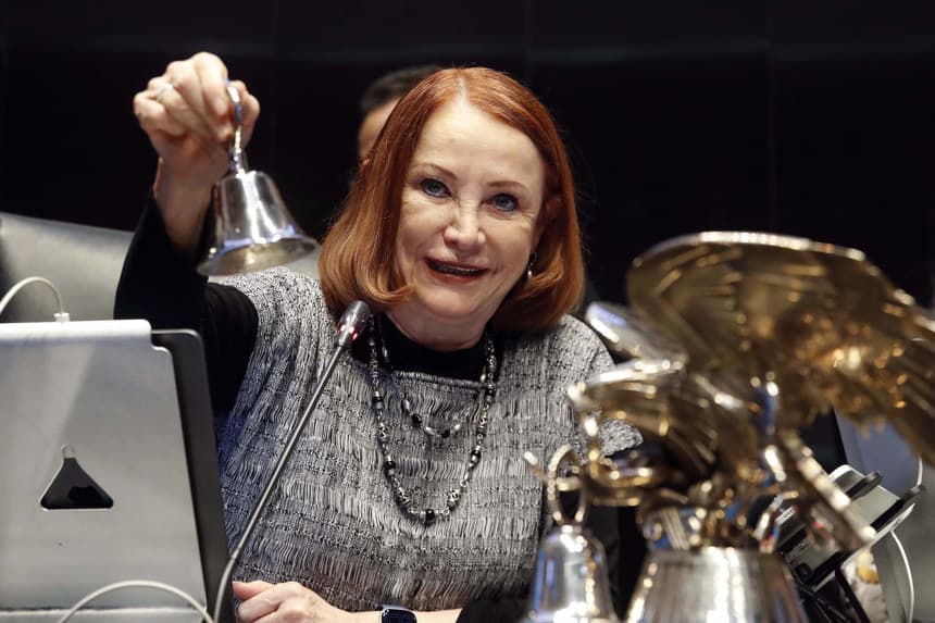 Fotografía cedida por la Cámara de Senadores, donde se observa a la presidenta del recinto legislativo Laura Itzel Castillo, durante una sesión ordinaria este miércoles, en la Ciudad de México (EFE/ Cámara de Senadores)