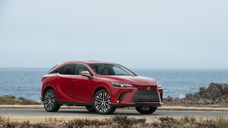 Equilibrio entre rendimiento, eficiencia y comodidad: Lexus RX híbrido del 2025