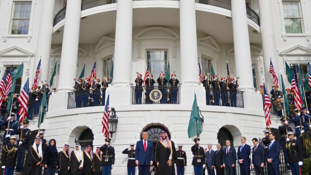 EE. UU. autoriza exportar semiconductores de IA avanzados a empresas de Emiratos Árabes Unidos y Arabia Saudita