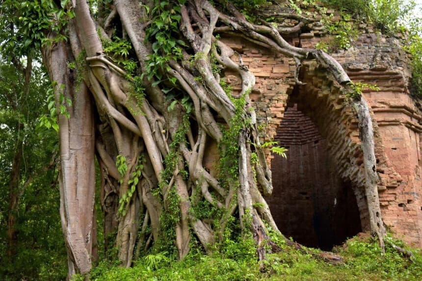 Esta foto tomada el 4 de agosto de 2017 muestra un templo en el antiguo complejo de Sambor Prei Kuk, en la provincia de Kampong Thom. Esta foto tomada el 4 de agosto de 2017 muestra un templo en el antiguo complejo de Sambor Prei Kuk, en la provincia de Kampong Thom. (TANG CHHIN SOTHY/AFP a través de Getty Images)