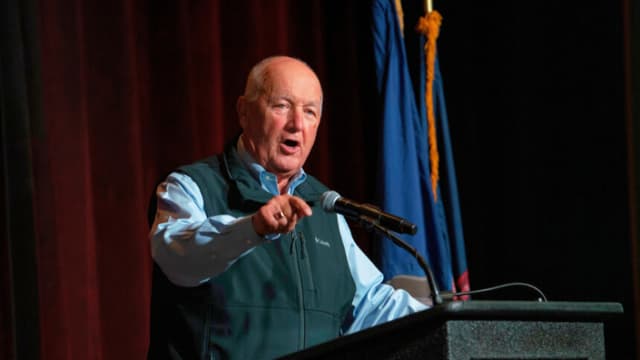 Embajador estadounidense dice que espera que los canadienses prefieran su país a China