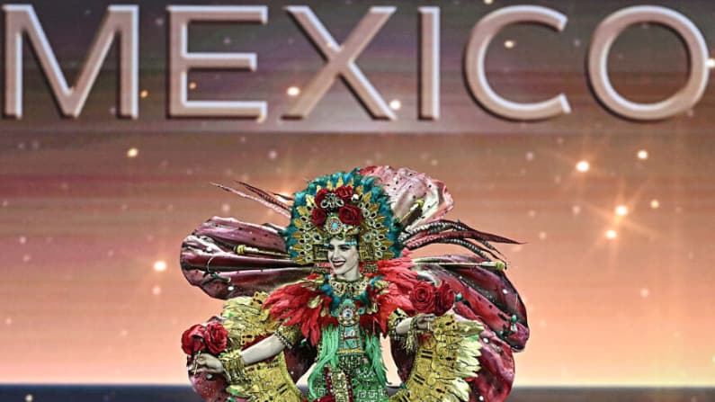 Sheinbaum felicita a Miss Universo México y la llama “un ejemplo de valentía”