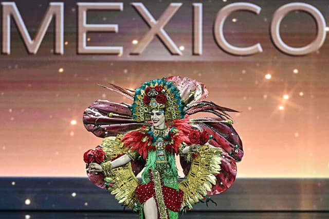 Sheinbaum felicita a Miss Universo México y la llama “un ejemplo de valentía”