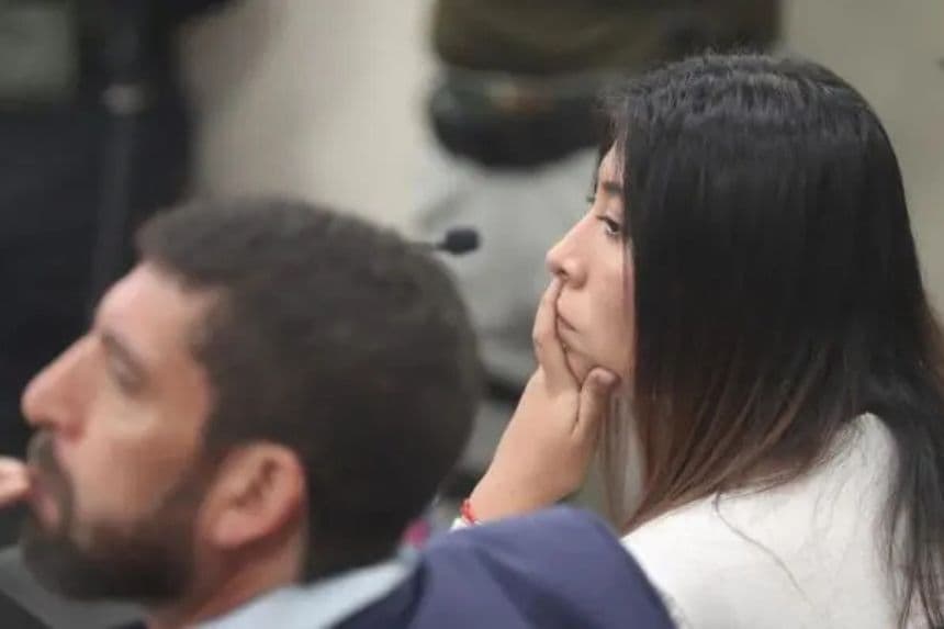 Fotografía de archivo, tomada el pasado 4 de marzo, de la exprimera ministra peruana Betssy Chávez, durante un juicio en su contra por su presunta participación en el fallido golpe de Estado de diciembre de 2022, en Lima, Perú. (EFE/Paolo Aguilar)