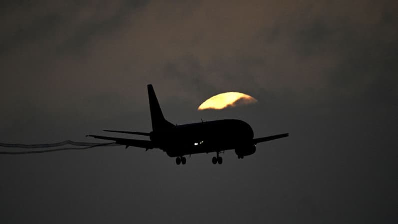 Tras alerta de Estados Unidos, varias aerolíneas cancelan sus vuelos a Venezuela