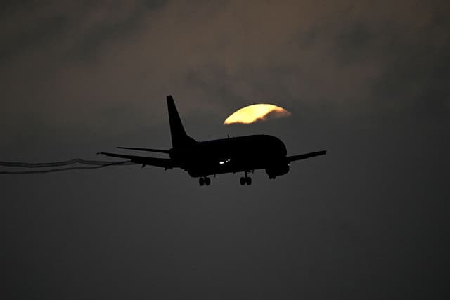 Tras alerta de Estados Unidos, varias aerolíneas cancelan sus vuelos a Venezuela