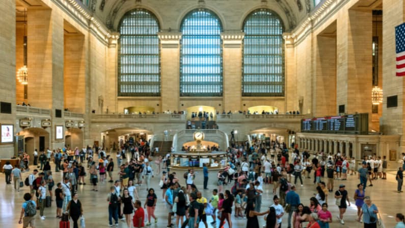 EE. UU. prevé temporada de viajes por Acción de Gracias más concurrida de la historia: ¿Qué debe saber?