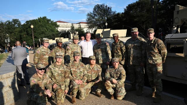 Secretario del Ejército se reúne con delegación rusa en EAU para avanzar en negociaciones por Ucrania