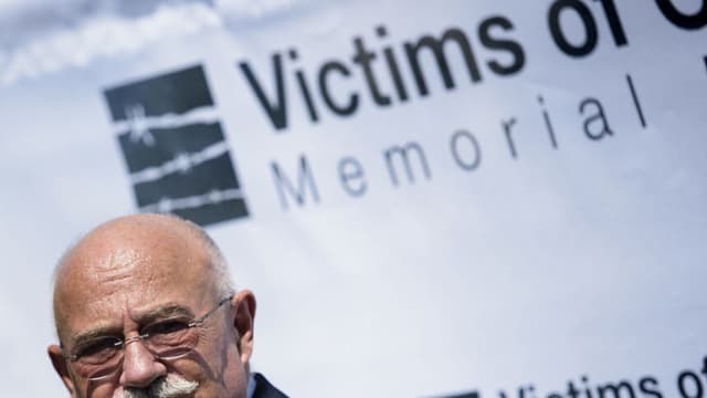 El ex ministro húngaro de Asuntos Exteriores, Janos Martonyi, habla durante un evento en el Memorial de las Víctimas del Comunismo el 12 de junio de 2015 en Washington, DC. AFP PHOTO/BRENDAN SMIALOWSKI/AFP vía Getty Images)