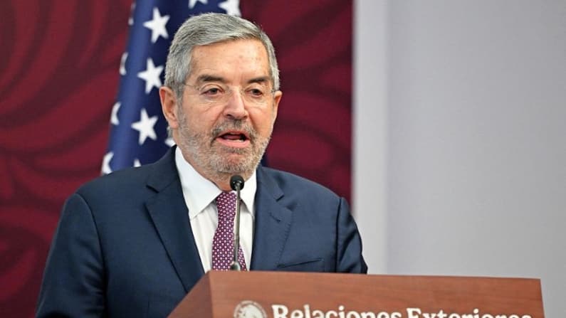 Sheinbaum confirma que el canciller, Juan Ramón de la Fuente, pidió licencia temporal por motivos de salud