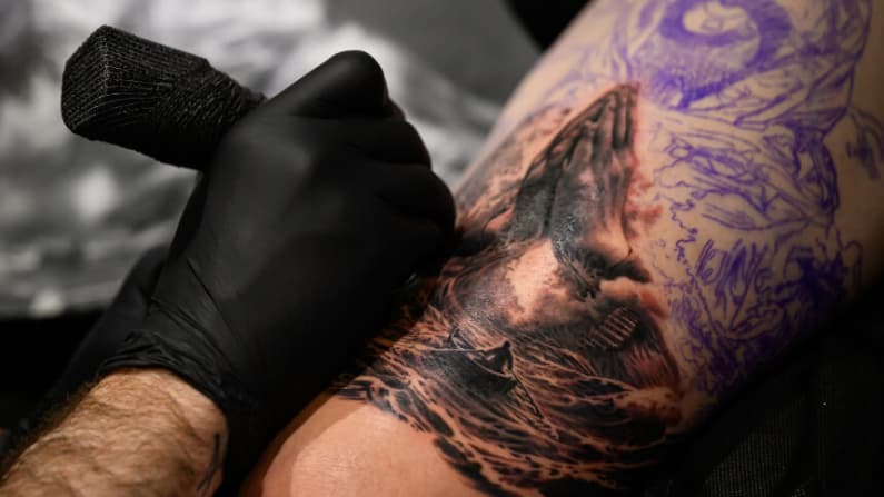Estudio relaciona los tatuajes con un incremento del 29% en el riesgo de contraer melanoma cutáneo