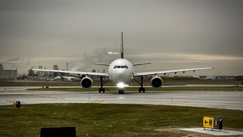 Aeropuerto de Filadelfia reanuda vuelos tras breve interrupción por amenaza de bomba