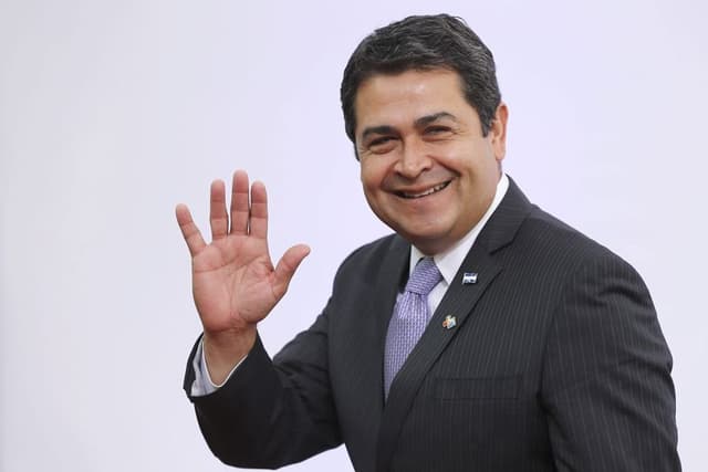 Expresidente de Honduras sale de prisión tras indulto de Trump: "Dios escuchó oraciones de miles de hondureños"