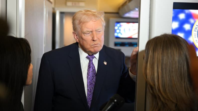 Trump confirma que habló con el presidente venezolano Maduro