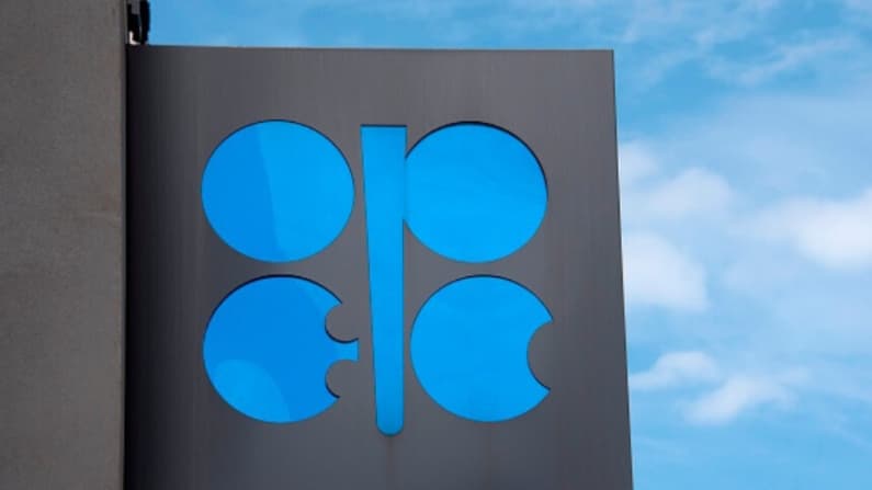 Precio del petróleo sube ligeramente en medio de tensiones EE. UU. y Venezuela