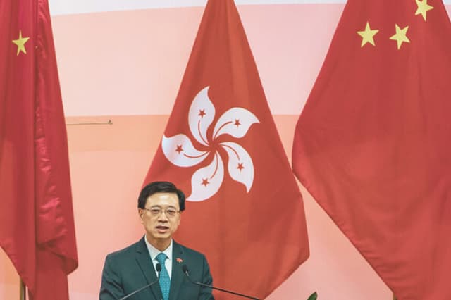 Inician investigación judicial por incendio mortal en rascacielos de Hong Kong que dejó 151 muertos