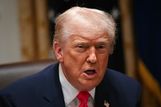 Trump reitera plan de pagar dividendos por aranceles y aumentar devolución de impuestos