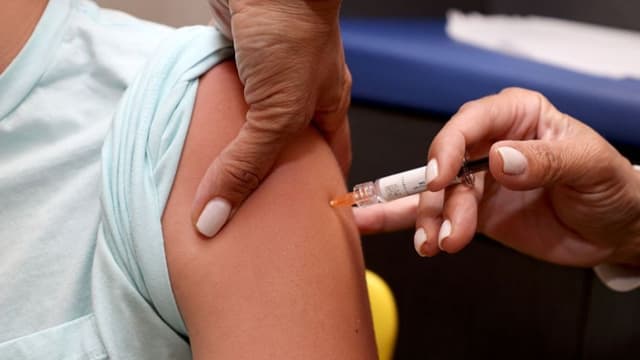 Estado de EE. UU. vuelve a prohibir las exenciones religiosas a la vacunación obligatoria en escuelas