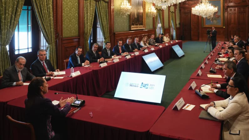 Claudia Sheinbaum acuerda con empresarios un consejo para detonar inversiones
