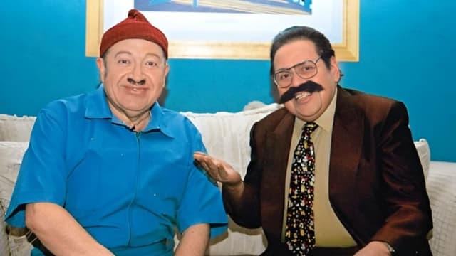 Enrique Cuenca (der.) junto a Eduardo Manzano (izq.) en una foto de archivo en 1999. (JaviLosada33/ CC BY-SA 4.0)